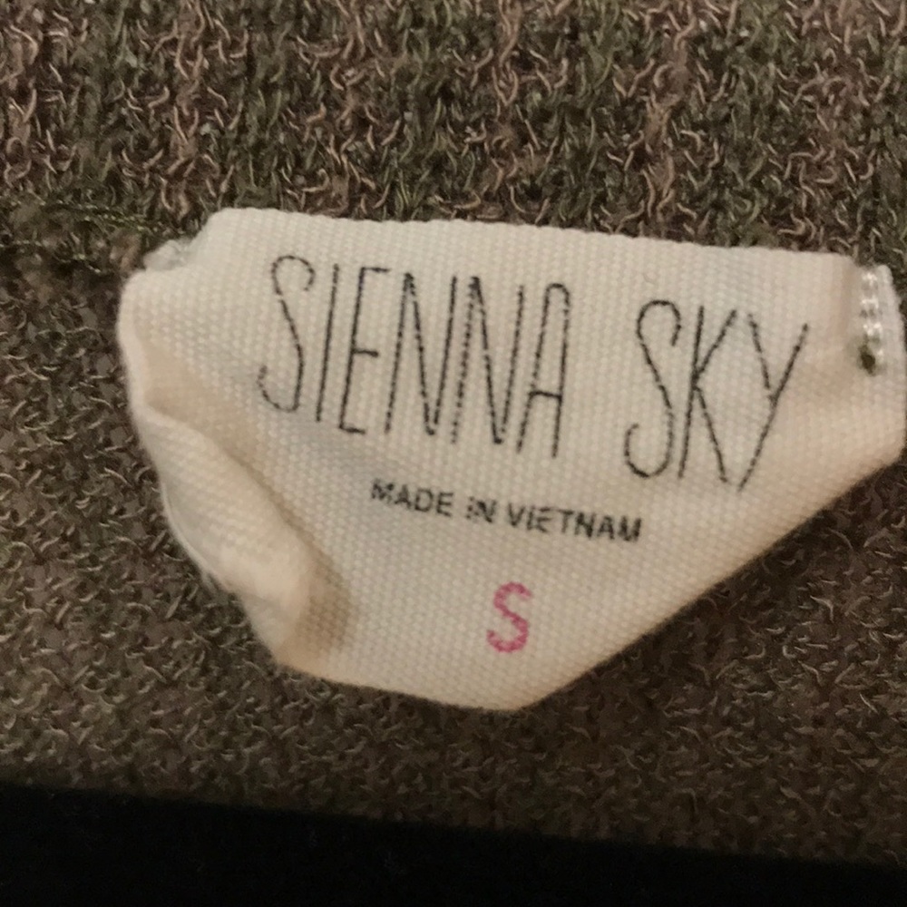 Sienna Sky Blouse - Picture 2 of 6